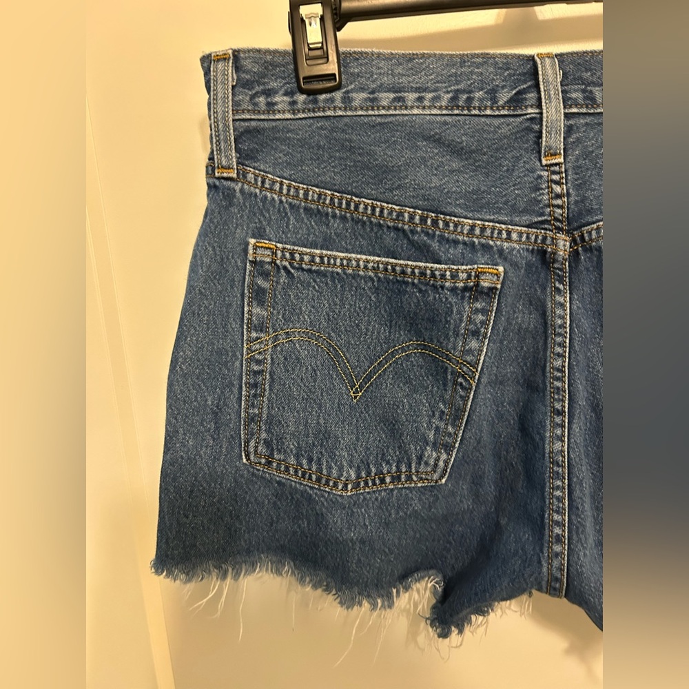 Vintage Levi’s 501 Shorts - Picture 10 of 11